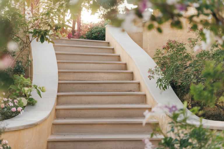 Rénovation Escalier Extérieur : Idées et Solutions Innovantes