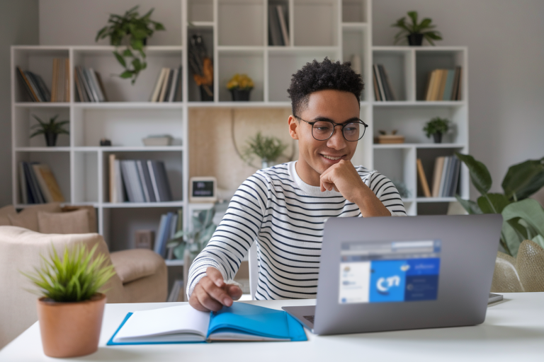 Formation Gestionnaire de Paie Studi : Votre Parcours vers l&rsquo;Expertise en Ligne